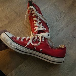 Red low top converse